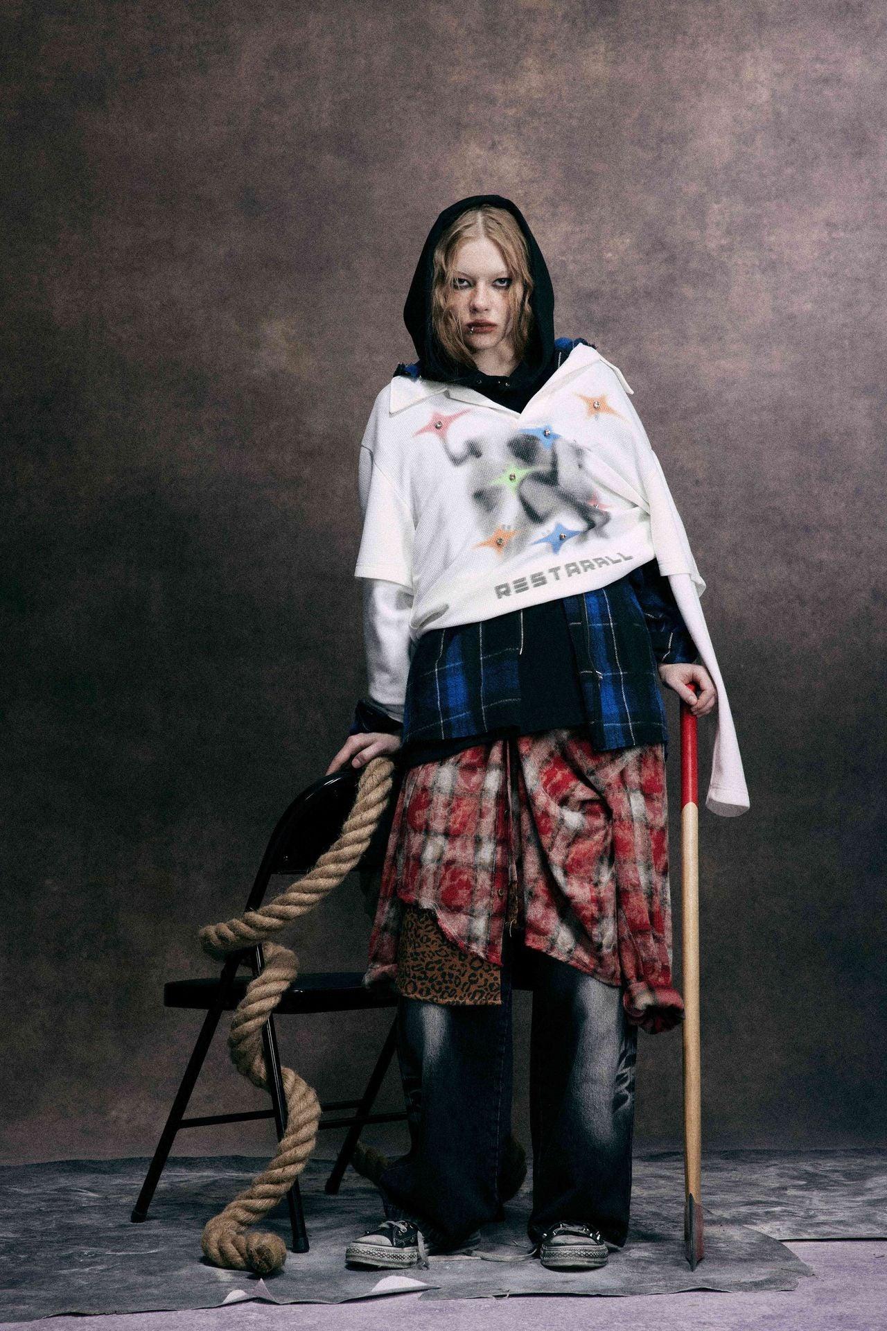 Lorantis Co. NEO STAR SWEATSHIRT